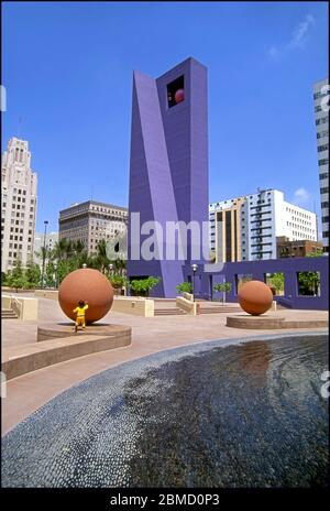 Pershing Square Park dans le centre-ville de Los Angeles vers les années 1980. Banque D'Images