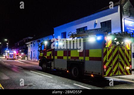 LEOMINSTER, ROYAUME-UNI - 08 MAI 2020 : une voiture qui s'est écrasée dans une maison fait l'objet d'une enquête par les pompiers à 11 h 40, le 08 mai 2020. L'incident s'est produit sur New Street juste après 21:00. Une femme et deux enfants qui se trouvaient dans la propriété ont échappé sans aucun préjudice. Les officiers disent que le conducteur du véhicule a fui la scène. Les pompiers mènent maintenant une enquête structurelle sur le bâtiment de Leominster, Herefordshire, Royaume-Uni crédit: Jim Wood/Alay Live News Banque D'Images