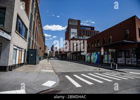 New York, N.Y/USA - 7 mai 2020: Little W. 12th Street est calme en raison des risques pour la santé de COVID-19. Crédit : Gordon Donovan/Alay Live News Banque D'Images