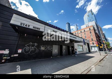 New York, N.Y/USA – 7 mai 2020 : la Nightclub Marquee salue les premiers intervenants dans la lutte contre la COVID-19. Crédit : Gordon Donovan/Alay Live News Banque D'Images