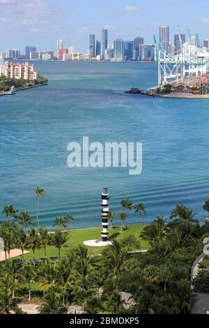 Miami Beach, Floride, parc de pointe sud fermé le week-end en raison des règles du coronavirus bafouées par les visiteurs Banque D'Images