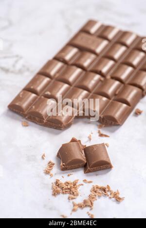 Morceaux de délicieux et savoureux lait chocolat Banque D'Images