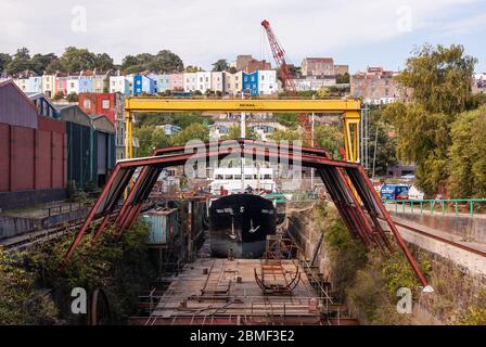 Bristol, Angleterre, Royaume-Uni - 21 septembre 2006 : le Thekla, un lieu musical converti à partir d'un cargo, se trouve dans un quai sec de Bristol pendant l'inepection de routine Banque D'Images