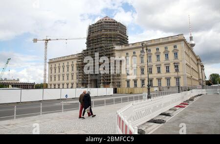 Berlin, Allemagne. 05e mai 2020. Le chantier de construction autour du Humboldt-Forum dans le quartier de Mitte. Crédit : Wolfgang Kumm/dpa/ZB/dpa/Alay Live News Banque D'Images