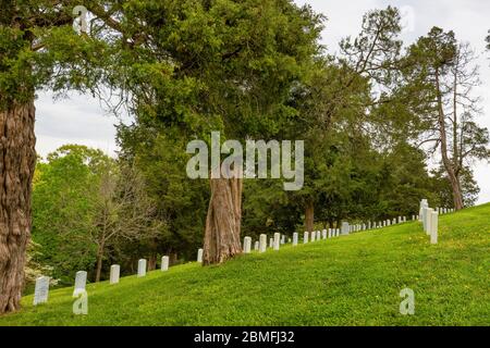 Greeneville, Tennessee, États-Unis -25 avril 2020 : parcelle de terrain de la famille Andrew Johnson dans le cimetière national qui porte son nom à Greenville, Tennessee. Banque D'Images