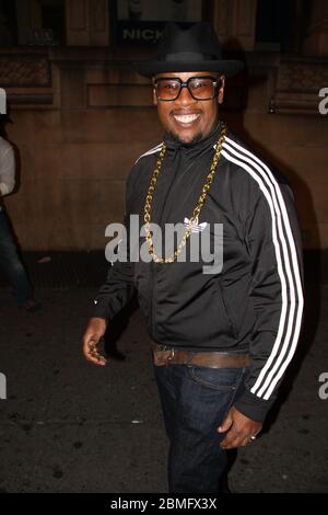 ***PHOTO DE FICHIER*** Music Executive, André Harrell, est décédé à 59. Andre Harrell participe à la fête d'Halloween Kanye West & Anja Rubik à Darby à New York. 31 octobre 2011. Crédit : Walik Goshorn/MediaPunch Banque D'Images