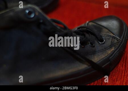 Chaussures noires élégantes en ragoût, chaussures noires anciennes élégantes Banque D'Images