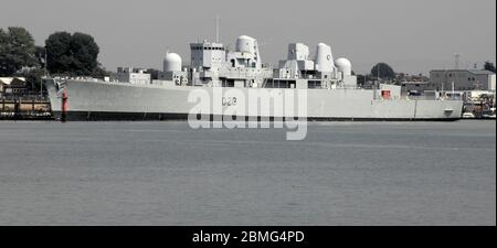 AJAXNETPHOTO. 2016. PORTSMOUTH, ANGLETERRE. - NAVIRE D'ENTRAÎNEMENT - HMS BRISTOL AMARRÉ À WHALE ISLAND. PHOTO:JONATHAN EASTLAND/AJAX REF:D162508 6198 Banque D'Images