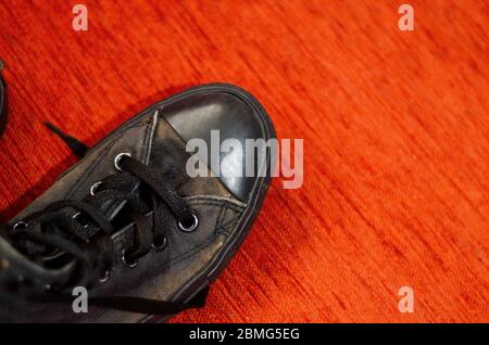 Chaussures noires élégantes en ragoût, chaussures noires anciennes élégantes Banque D'Images
