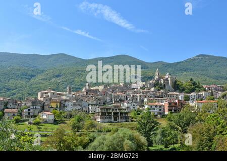 Vue panoramique de Cusano Mutri, Italie Banque D'Images