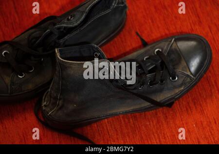Chaussures noires élégantes en ragoût, chaussures noires anciennes élégantes Banque D'Images