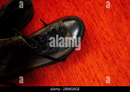 Chaussures noires élégantes en ragoût, chaussures noires anciennes élégantes Banque D'Images