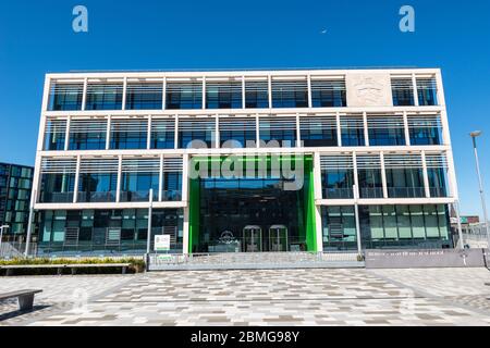 Nouveau bâtiment de l'école secondaire Boroughmuir, à côté du canal Union à Fountainbridge à Édimbourg, en Écosse, au Royaume-Uni Banque D'Images