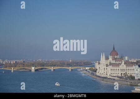 Budapest est la capitale et la ville la plus peuplée de Hongrie, et l'une des plus grandes villes de l'Union européenne. Budapest est le paradis des explorateurs Banque D'Images