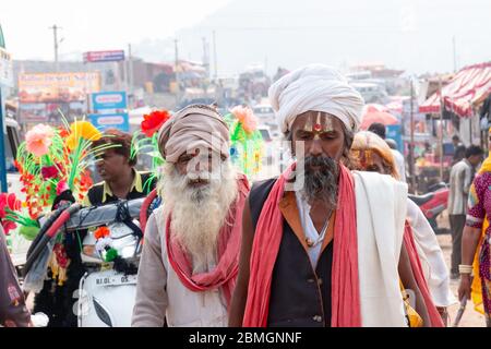 Portrait sur l'Indien Sadhu Baba (moine indien) dans les rues de Pushkar pendant la célèbre foire de Pushkar Banque D'Images