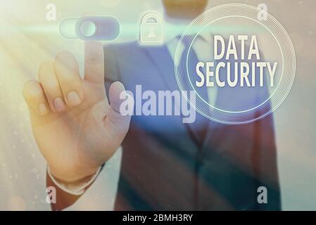 Main conceptuel écrit, indiquant la sécurité des données. Cryptage du disque dur la confidentialité concept signifiant blindage passe des sauvegardes Banque D'Images