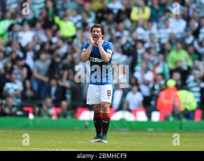 10 septembre 2016, Celtic Park, Glasgow. Les Rangers Joey Barton crient à ses coéquipiers pendant le match de Ladbrokes Scottish Premiership contre le Celtic. Banque D'Images