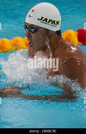 Kosuke Kitajima (JPN) en compétition dans le seinStroke masculin de 200 mètres aux Jeux Olympiques d'été 2004, Athènes, Grèce. Banque D'Images