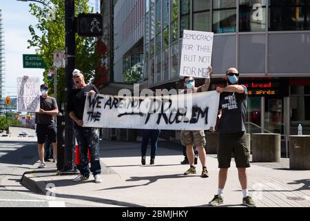 Les Canadiens protestent contre l'interdiction des armes à feu par le premier ministre Justin Trudeau Banque D'Images