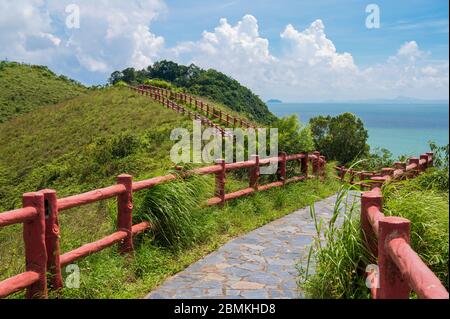 Sentier Fu Shan au-dessus du village de Tai O sur l'île de Lantau à Hong Kong Banque D'Images