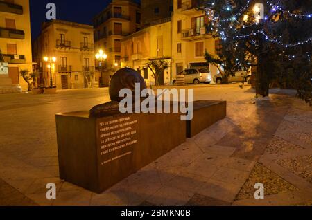 Statue dans la ville de Sambuca, Sicile (Italie) Banque D'Images