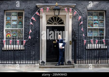 Matt Hancock, secrétaire d'État à la Santé et aux soins sociaux, arrivant à Downing Street, domicile du Premier ministre britannique, Whitehall, Londres, Angleterre, Royaume-Uni Banque D'Images