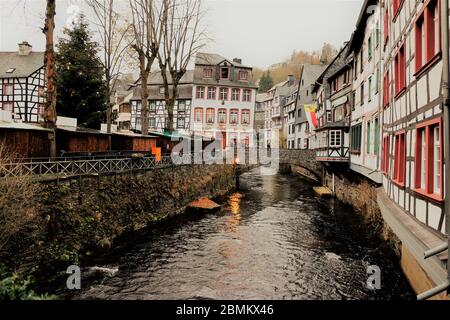 Le village historique de Monschau à la frontière allemande avec la Belgique Banque D'Images