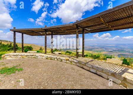 Le Dovi et Eran Shamir Lookout sur la crête de Gilboa. Nord d'Israël Banque D'Images