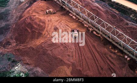 Vue aérienne plus monohydrallite champ de mines. Mine de sable. Vue de dessus Banque D'Images