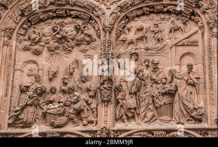 Sculpture de relief, sur la façade ouest de la Nouvelle cathédrale, Salamanque, Espagne Banque D'Images