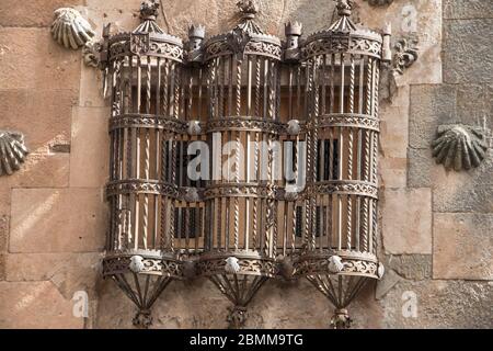 Grille de rideau de fer ornée, Casa de Las Conchas, Salamanque Espagne Banque D'Images