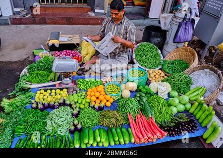 Inde, Gujarat, Ahmedabad, ville classée au patrimoine mondial de l'UNESCO, marché des fruits et légumes Banque D'Images