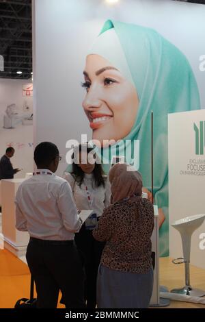 Scène au salon « Arab Health 2020 » pour l'industrie mondiale de la santé, présentant les dernières innovations de 4,250 exposants de 64 pays. Banque D'Images