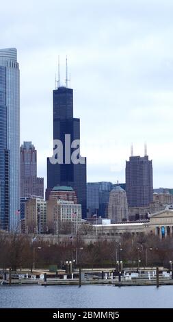 CHICAGO, ILLINOIS, ÉTATS-UNIS - 11 décembre 2015 : horizon de Chicago vu du Planétarium Adler Banque D'Images