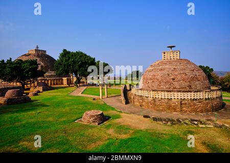 Inde, Etat du Madhya Pradesh, Sanchi, monuments bouddhistes classés au patrimoine mondial de l'UNESCO, Stupa N°3 Banque D'Images