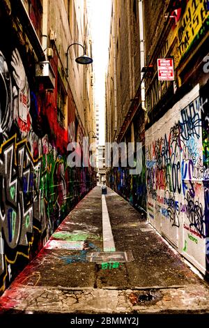 City Lane Way avec motif Graffiti coloré Banque D'Images
