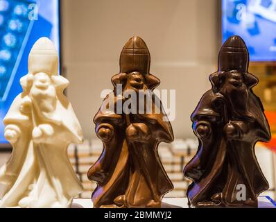 Pierre Marcolini une boutique de chocolat belge de luxe les Galeries Royales Saint-Hubert pendant la fête de Noël - Bruxelles, Belgique - 30 décembre 20 Banque D'Images