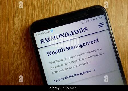 Le site Web de Raymond James Financial est affiché sur un smartphone Banque D'Images