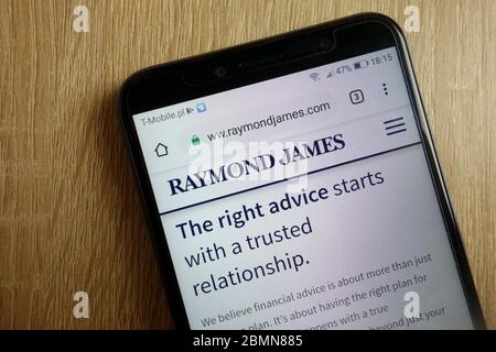 Le site Web de Raymond James Financial est affiché sur un smartphone Banque D'Images