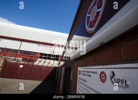 Signalisation sur le terrain autour du stade Tynecastle, stade du cœur du FC Midlothian - pendant la pandémie de Covid-19 (coronavirus). Banque D'Images