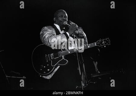 10 mars 1996, le légendaire roi du blues B.B. King - Blues Boy, qui se présente à l'Arena Hall de Poznan, en Pologne. Guitariste et chanteur de blues américain. Banque D'Images