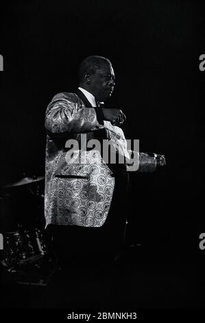 10 mars 1996, le légendaire roi du blues B.B. King - Blues Boy, qui se présente à l'Arena Hall de Poznan, en Pologne. Guitariste et chanteur de blues américain. Banque D'Images