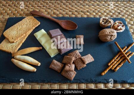 PAN y chocolat con nueces, un pequeño aperitivo Banque D'Images