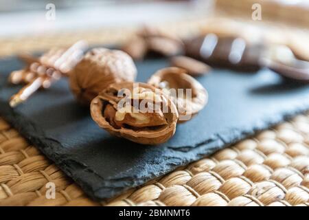 PAN y chocolat con nueces, un pequeño aperitivo Banque D'Images