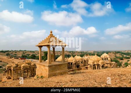 Bada Bagh cenotaphs mausolée de tombeau hindou . Jaisalmer, Rajasthan, Inde Banque D'Images