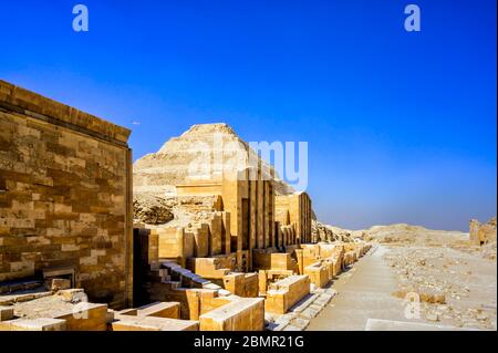 Complexe funéraire de Djoser et Step Pyramid situé dans la nécropole de Saqqara Banque D'Images