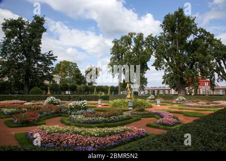 Le jardin chinois, le palais Peterhof, Saint-Pétersbourg, Russie Banque D'Images