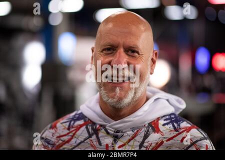 Cologne, Allemagne. 11 mai 2020. Rainer Schaller, fondateur de la chaîne de fitness McFit. À NRW, les premiers studios de fitness ont rouvert après leur pause corona dans la nuit du lundi au lundi. Crédit : Marius Becker/dpa/Alay Live News Banque D'Images