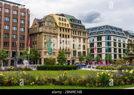 Düsseldorf, Allemagne - 11 août 2019 : bâtiments à l'architecture allemande Banque D'Images