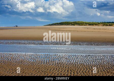 Vue sur la plage de Holkham Bay, Norfolk, Angleterre, novembre Banque D'Images